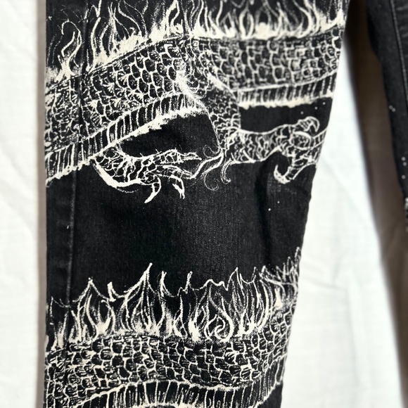 Hand-Painted Dragon Jeans - Picture 8 of 9
